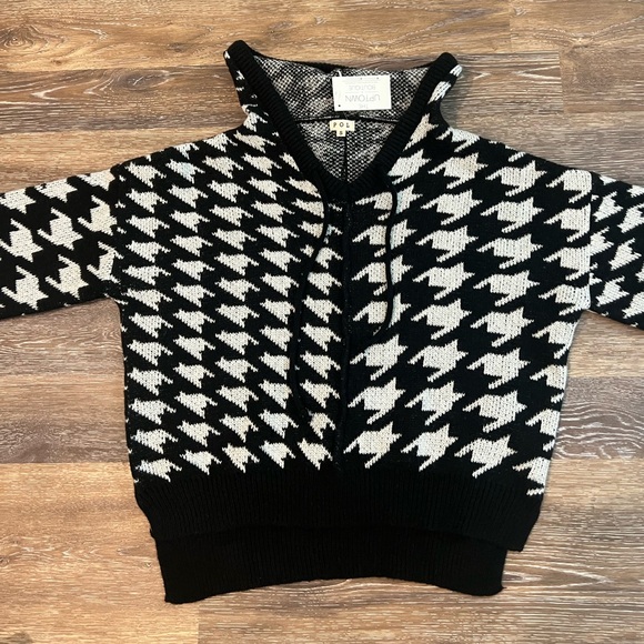 POL What it’s all About Houndstooth Sweater Hoodie NWT SZ Small Soft Fuzzy Boxy - Picture 13 of 16